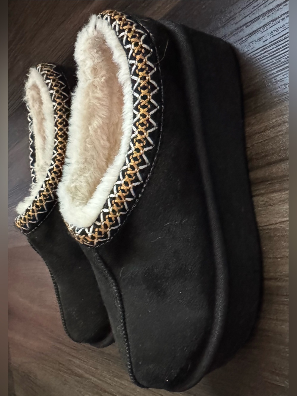 Plush-Lined Black Faux-Suede Women's Slip-On Slippers